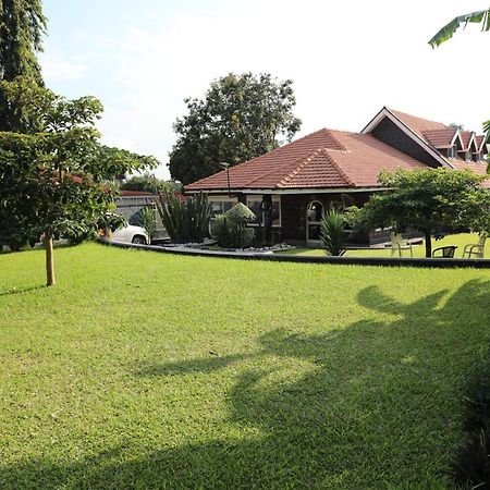 Stallion Place - Bed And Breakfast Καμπάλα Εξωτερικό φωτογραφία