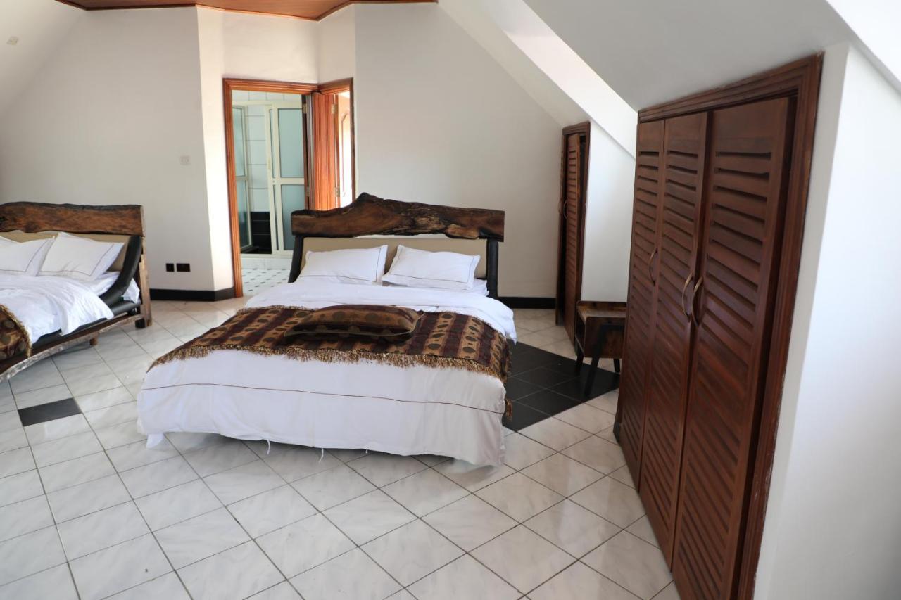 Stallion Place - Bed And Breakfast Καμπάλα Εξωτερικό φωτογραφία