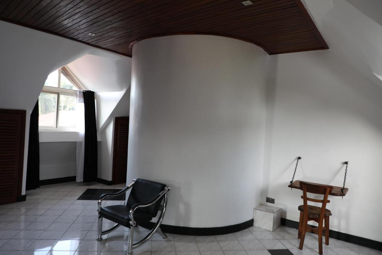 Stallion Place - Bed And Breakfast Καμπάλα Εξωτερικό φωτογραφία